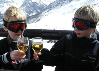 Warum Rivella das Kultgetränk der Schweiz ist – und wie es fast zufällig entstand!